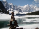 18-lake-moraine-met-inukshuk