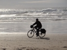 39-op-de-fiets-het-strand-over