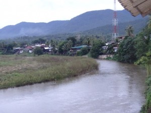 Uitzicht Mae Sariang op Myan Mar