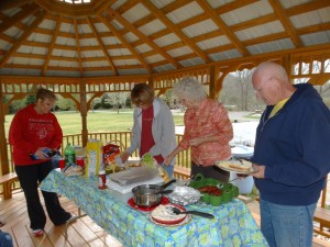 BBQ met dochter, gast en camping eigenaresse