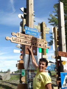 De Reiskranen in het Signpost Forest in Watson Lake
